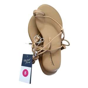 Universal Thread Women's TAN IVANA Flat Sandals US
